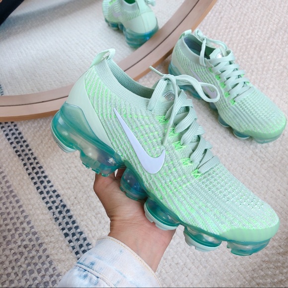 Nike Shoes - Nike air Vapormax flyknit